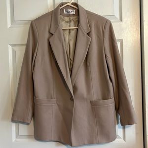 Dumas ladies blazer.